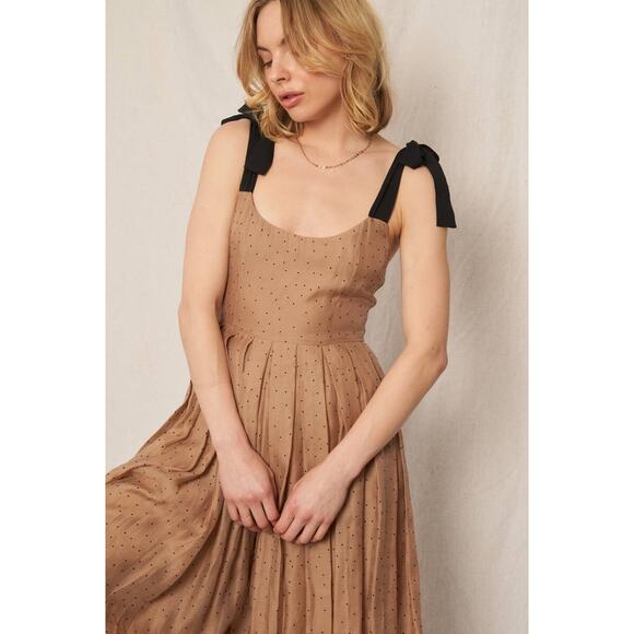 En Crème Polka Dot Shoulder Tie Pleated Wide Leg Jumpsuit: Light Brown / M - Picture 2 of 16